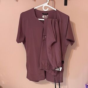 Carhartt mauve scrubs - M